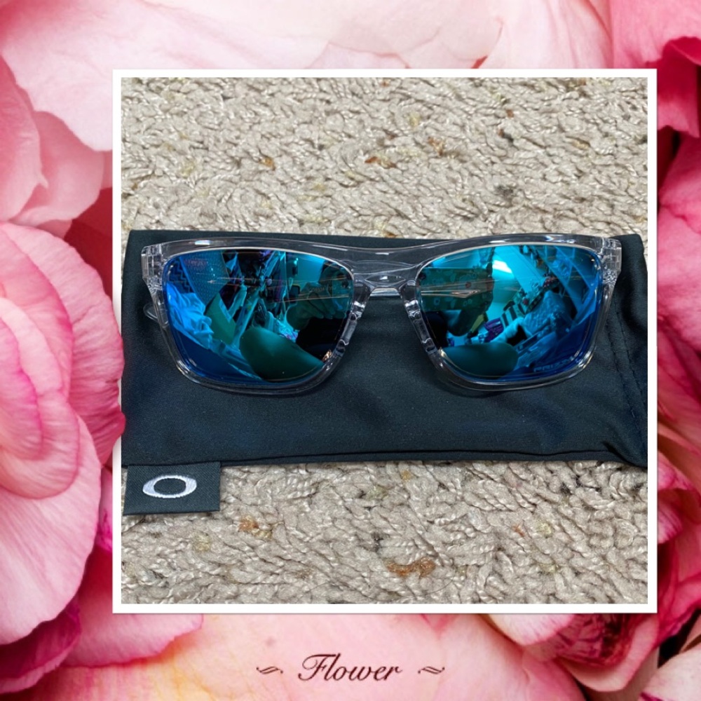 EUC Oakley Clear Frogskin polarized